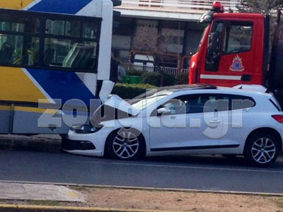 “Καρφώθηκε” κάτω από το λεωφορείο…